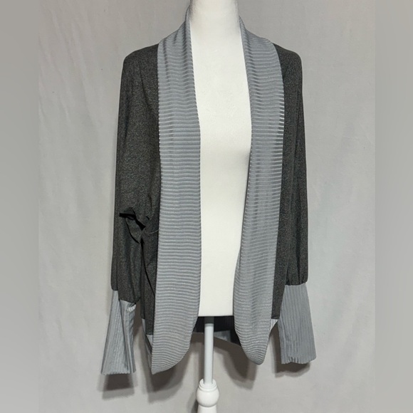 Blumin Apparel Sweaters - Gray Two-Tone Open Front Cardigan Size Large